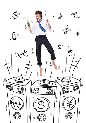 전신 서양인 남자 음표 포토일러 한명 서기 20대 성인 금융 스마트폰 달러 점프 헤드폰 스피커 음악감상 비즈니스맨 원화 화폐기호 엔 높은음자리표 이미지편집 AI파일 외국인 편집이미지 1 기호 음악 음향기기 돈 비즈니스 모션 사람 청년 경제 핸드폰 스마트기기 감상 직장인 화폐 파일형식 벡터