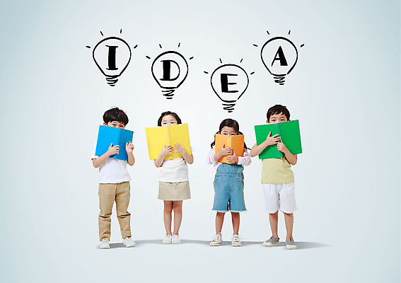 전신 알파벳 여자 어린이교육 남자 어린이 전구 포토일러 서기 들기 여러명 책 한국인 얼굴가리기 이미지편집 AI파일 편집이미지 영어 교육 다수 모션 사람 동양인 가림 파일형식 벡터