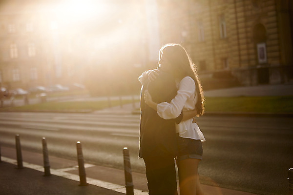 포토 JPG 주간 외국인 커플 여자 남자 데이트 포옹 거리 20대 성인 야외 두명 옆모습 햇빛 다정 로맨틱 도시 연애 크로아티아 성인만 국내포토 자연요소 유럽 뷰포인트 컨셉 관계 안기 사람 인종 청년 태양 파일형식