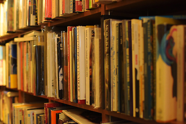 포토 JPG 백그라운드 책장 실내 사람없음 아웃포커스 책 일본 서점 국내포토 아시아 가구 촬영기법 내부 상점 파일형식