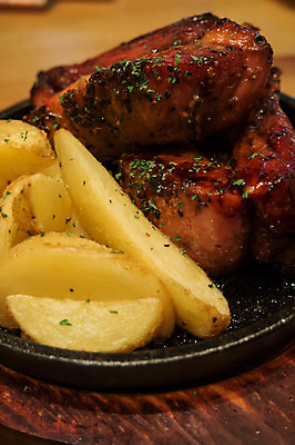 포토 JPG 접시 음식 근접촬영 사람없음 닭고기 훈제치킨 일본음식 국내포토 식기 뷰포인트 육류 치킨 파일형식