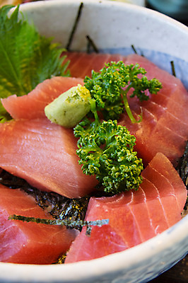 포토 JPG 그릇 음식 파슬리 근접촬영 사람없음 김 고추냉이 참치 덮밥 참치회덮밥 회덮밥 일본음식 국내포토 식기 뷰포인트 채소 어류 양념 해조류 파일형식