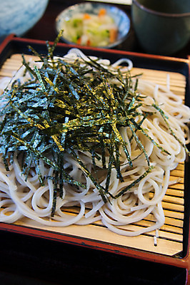 포토 JPG 음식 근접촬영 사람없음 아웃포커스 면류 김 냉모밀 일본음식 판모밀 국내포토 뷰포인트 촬영기법 해조류 메밀국수 파일형식