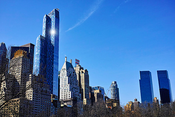 포토 JPG 주간 구름 공원 하늘 풍경 빌딩 사람없음 야외 햇빛 도시 뉴욕 센트럴파크 국내포토 자연요소 공공시설 건물 태양 미국 파일형식