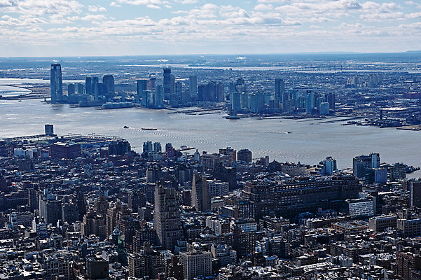 포토 JPG 주간 구름 하늘 풍경 빌딩 사람없음 야외 강 도시 뉴욕 엠파이어스테이트빌딩 국내포토 자연요소 건물 미국 파일형식