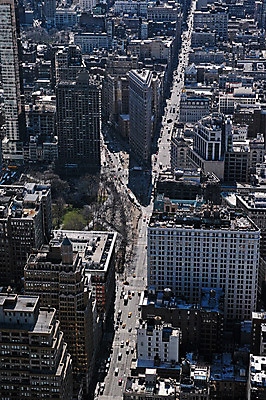 포토 JPG 주간 도로 자동차 풍경 빌딩 사람없음 야외 도시 뉴욕 엠파이어스테이트빌딩 국내포토 자연요소 길 육상교통 교통시설 건물 미국 파일형식