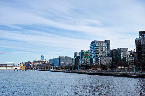 포토 JPG 주간 구름 하늘 풍경 빌딩 사람없음 야외 강 도시 뉴욕 허드슨강 국내포토 자연요소 건물 미국 파일형식