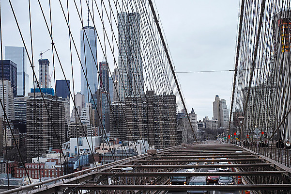 포토 JPG 주간 도로 자동차 풍경 빌딩 사람없음 야외 도시 뉴욕 가교 국내포토 자연요소 건축물 길 육상교통 교통시설 건물 미국 파일형식