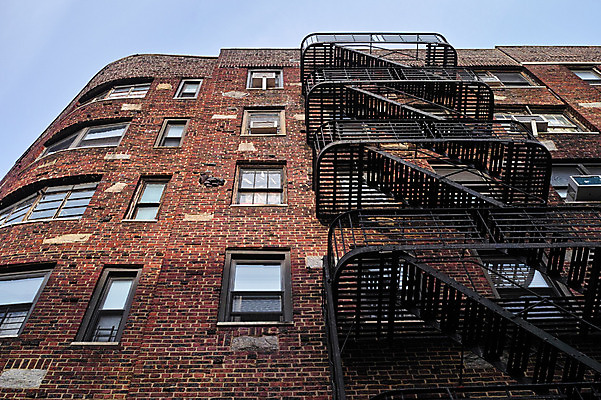 포토 JPG 주간 건축물 로우앵글 서양건축 주택 풍경 사람없음 야외 계단 도시 뉴욕 국내포토 자연요소 건축 뷰포인트 해외건축 건물 미국 파일형식