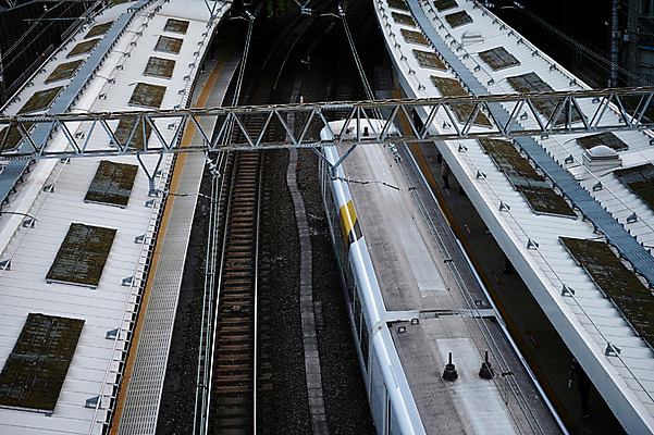 포토 JPG 주간 육상교통 교통시설 풍경 사람없음 야외 기찻길 기차 도쿄 기차역 철도의날 국내포토 자연요소 교통수단 교통 대중교통 일본 역 시설 파일형식 법정기념일