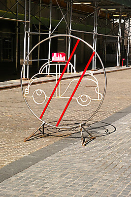 포토 JPG 주간 자동차 풍경 사람없음 야외 조형물 금지 도시 표지판 뉴욕 철조물 국내포토 자연요소 육상교통 알림판 미술 미국 파일형식