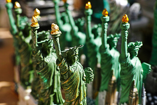 포토 JPG 주간 사람없음 야외 아웃포커스 장식 동상 도시 오브젝트 뉴욕 자유의여신상 국내포토 자연요소 촬영기법 조형물 미국 세계문화유산 기념물 파일형식