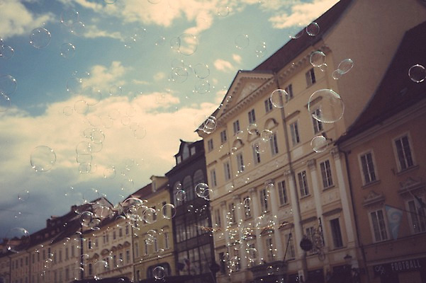 포토 JPG 주간 구름 해외풍경 유럽 하늘 풍경 사람없음 야외 건물 도시풍경 마을 비눗방울 동유럽 슬로베니아 국내포토 자연요소 해외 건축물 나라 도시 파일형식