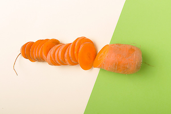 포토 JPG 스튜디오촬영 백그라운드 채소 단면 실내 사람없음 당근 슬라이스 국내포토 뿌리채소 내부 파일형식