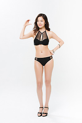 포토 JPG 스튜디오촬영 전신 여자 허리손 포즈 실내 한명 서기 20대 성인 앞모습 여름 여름휴가 바캉스 비키니 뷰티 섹시 한국인 하이힐 몸매 S라인 의료성형뷰티 성인여자한명만 국내포토 1 계절 수영복 구두 뷰포인트 컨셉 모션 휴가 사람 동양인 청년 내부 여성화 여자한명만 성인여자만 파일형식 여름_계절