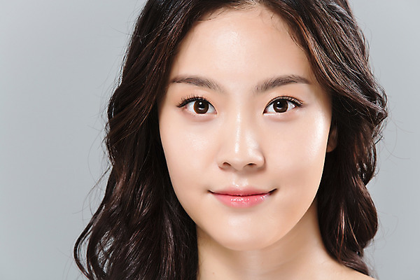 포토 JPG 스튜디오촬영 여자 얼굴 실내 한명 미소 상반신 20대 성인 앞모습 신체부위 뷰티 한국인 파마 몸매 피부 의료성형뷰티 성인여자한명만 국내포토 1 헤어스타일 뷰포인트 표정 사람 동양인 청년 내부 여자한명만 성인여자만 파일형식