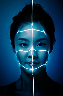 JPG 편집이미지 여자 20대 컴퓨터그래픽 뷰티 한국인 광선 성형수술 디지털합성 스캔 디지털아트 의료성형뷰티 성인여자한명만 편집실사 사람 동양인 청년 그래픽 수술 CG 여자한명만 성인여자만 파일형식