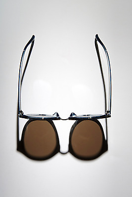 포토 JPG 스튜디오촬영 안경 백그라운드 실내 그림자 사람없음 선글라스 반사 거울 오브젝트 안경테 국내포토 잡화 내부 파일형식