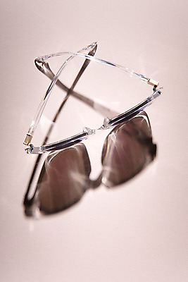 포토 JPG 스튜디오촬영 안경 백그라운드 실내 그림자 사람없음 선글라스 반사 거울 오브젝트 안경테 국내포토 잡화 내부 파일형식