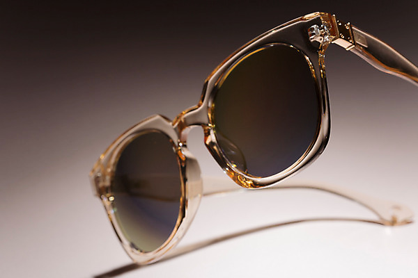 포토 JPG 스튜디오촬영 안경 백그라운드 실내 사람없음 선글라스 반사 깨끗함 거울 오브젝트 안경테 국내포토 잡화 컨셉 내부 파일형식