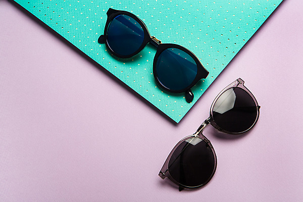 포토 JPG 스튜디오촬영 안경 컬러 백그라운드 무늬 패턴 실내 사람없음 선글라스 반사 거울 오브젝트 안경테 국내포토 잡화 내부 파일형식