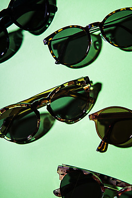 포토 JPG 스튜디오촬영 안경 컬러 백그라운드 무늬 패턴 실내 사람없음 선글라스 반사 거울 오브젝트 안경테 국내포토 잡화 내부 파일형식