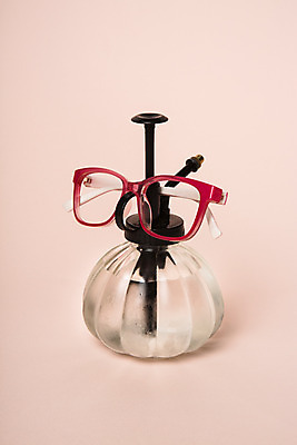 포토 JPG 스튜디오촬영 안경 백그라운드 실내 사람없음 반사 거울 오브젝트 분무기 안경테 국내포토 잡화 내부 파일형식