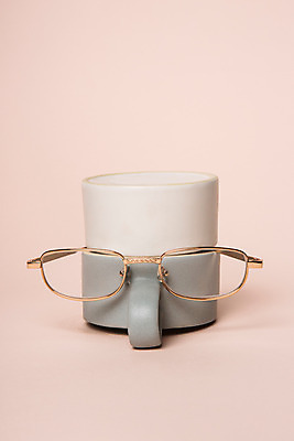 포토 JPG 스튜디오촬영 안경 백그라운드 실내 사람없음 반사 거울 머그컵 오브젝트 안경테 국내포토 잡화 내부 컵 파일형식