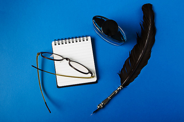 포토 JPG 스튜디오촬영 안경 백그라운드 실내 사람없음 반사 사무용품 거울 오브젝트 깃털펜 스프링수첩 안경테 잉크통 국내포토 잡화 문구용품 통 내부 펜 다이어리 파일형식