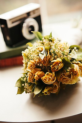 포토 JPG 꽃 부케 스튜디오 건조 실내 사람없음 아웃포커스 장식 인테리어 카메라 오브젝트 스타일링 국내포토 식물 디자인 꽃다발 촬영기법 내부 전자제품 파일형식