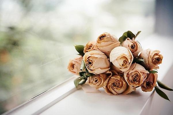 포토 JPG 꽃 스튜디오 건조 실내 사람없음 장식 인테리어 튤립 창가 오브젝트 스타일링 국내포토 식물 디자인 창문 내부 파일형식