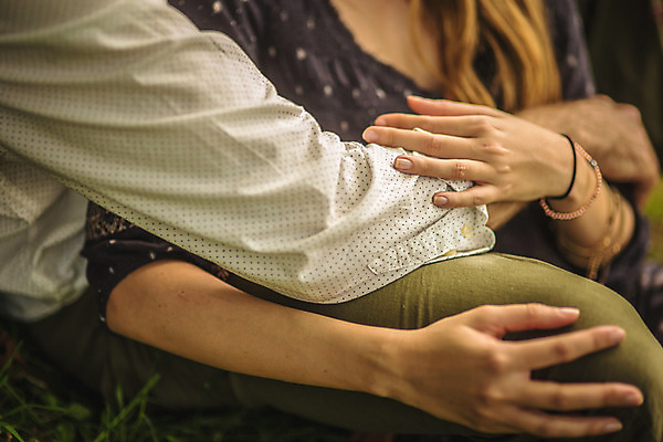 포토 JPG 주간 서양인 나무 커플 공원 여자 남자 데이트 앉기 상반신 성인 야외 두명 옆모습 신체부위 30대 다정 팔 크로아티아 성인만 막시미르공원 국내포토 자연요소 외국인 식물 공공시설 유럽 뷰포인트 컨셉 관계 모션 사람 장년 파일형식