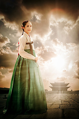 JPG 구름 편집이미지 전통 여자 한명 20대 성인 옆모습 빛 한국인 역사 한복 경복궁 궁녀 디지털아트 성인여자한명만 사극 편집실사 자연요소 1 한국전통 뷰포인트 한국 사람 동양인 청년 궁전 전통의상 CG 여자한명만 성인여자만 파일형식