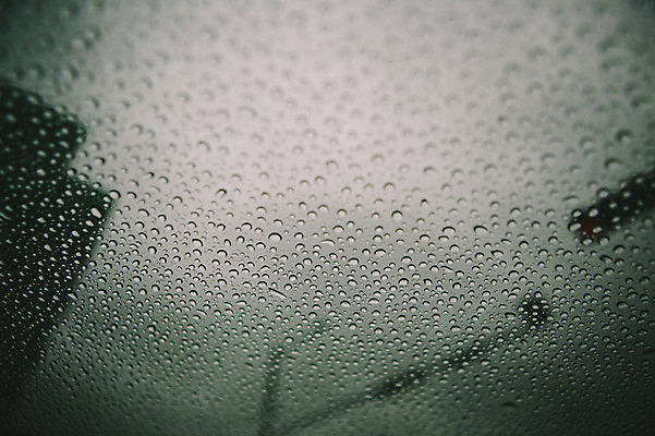 포토 JPG 주간 도로 길 백그라운드 유리 사람없음 야외 빗방울 감성 국내포토 자연요소 컨셉 교통시설 재질 비_날씨 파일형식