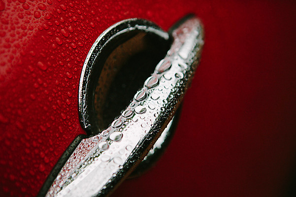 포토 JPG 주간 백그라운드 사람없음 야외 빗방울 감성 손잡이문 차문 국내포토 자연요소 컨셉 비_날씨 파일형식