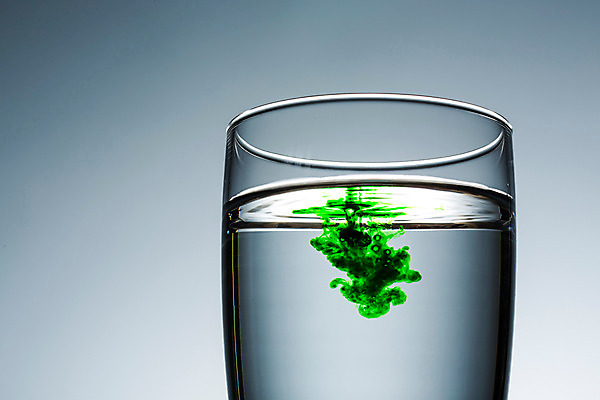 포토 JPG 스튜디오촬영 컬러 백그라운드 잔 잉크 실내 사람없음 컵 초록색 물 페인트 물감 얼룩 질감 국내포토 자연요소 식기 내부 미술도구 파일형식