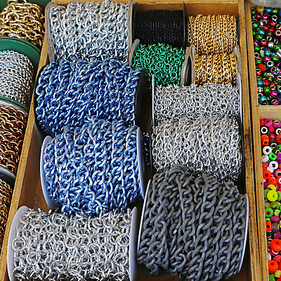 포토 JPG 해외이미지 장신구 팔찌 사람없음 유행 금속 은색 접속 시원함 쇠사슬 공예 만들기 DIY 얼레 해외202004 해외포토 컬러 모션 재질 취미 파일형식 이미지허브