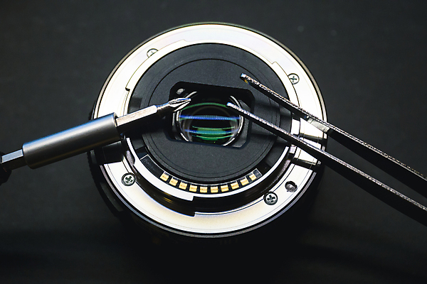 포토 JPG 해외이미지 손 디자인 백그라운드 부분 추상 프레임 사람없음 카메라 상점 검은색 수확 공구 작업실 수리 닫기 큼 서비스 질감 고정 핀셋 국회 그런지 깨짐 설치 조율 해외202004 해외포토 컬러 컨셉 무늬 농업 모션 신체부위 전자제품 도구 크기 파일형식 이미지허브