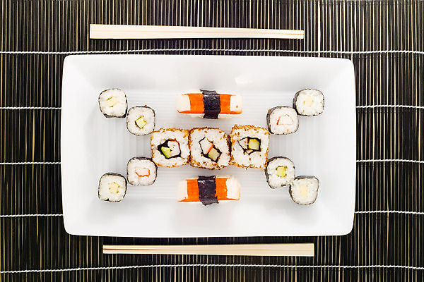 포토 JPG 해외이미지 전통 라이프스타일 접시 아시아 음식 조각 다이어트 젓가락 밥 새우 건강 어류 요리 동양인 사람없음 식당 일본 식사 저녁식사 초밥 신선 바 해조류 맛 먹기 장어 해산물 오브젝트 준비 날것 롤 서빙 연어 모음 동쪽 설정 점심식사 이국적 해외202004 해외포토 식기 나라 컨셉 모션 수저 갑각류 인종 한글 생활 상점 수중동물 해양식물 방향 일본음식 파일형식 이미지허브