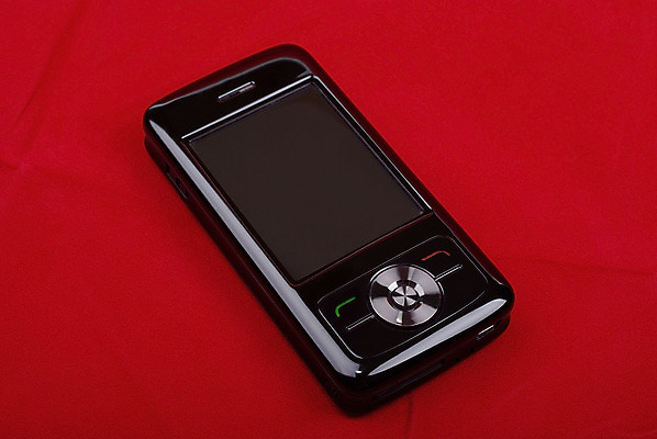 포토 JPG 해외이미지 백그라운드 컨셉 통신 모바일 무선통신 새로움 사람없음 빨간색 세로 스마트폰 핸드폰 반사 디지털 스크린 검은색 장비 정보 메시지 고급 우아함 연결 시원함 무선전화기 전화기 스마트 오브젝트 싱글 전자 슛 PDA 고립 키패드 해외202004 해외포토 컬러 전자제품 스마트기기 파일형식 이미지허브