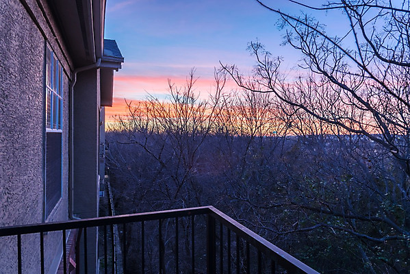 포토 JPG 해외이미지 나무 구름 외관 계절 공원 백그라운드 겨울 창문 자연 아파트 주택 안테나 풍경 사람없음 야외 건물 목재 옆모습 초록색 도시풍경 반사 일출 정원 미국 블록 추위 발코니 도시 재산 콘도 커뮤니티 리빙 이웃 내추럴 벌거벗은 복잡 텍사스 해외202004 해외포토 자연요소 식물 건축물 공공시설 뷰포인트 컬러 컨셉 북아메리카 재료 통신 숙소 금융 노을 생태계 파일형식 이미지허브
