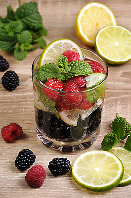 포토 JPG 해외이미지 열매 음료 음식 조각 다이어트 재료 유리 반찬 귤 건강 사람없음 옆모습 세로 물 자르기 레모네이드 민트 유기농 날것 산딸기 라임 블랙베리 과육 당뇨병 배급 생식 소다 해외202004 해외포토 자연요소 식물 웰빙 뷰포인트 과일 모션 재질 질병 허브 에이드 파일형식 이미지허브