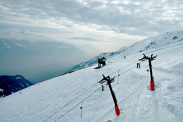 포토 JPG 해외이미지 유럽 스포츠 여행 겨울 자연 하늘 휴가 스키 산 파노라마 풍경 사람없음 야외 계곡 얼음 추위 오스트리아 스위스 휴양지 알프스 해외202004 해외포토 자연요소 계절 나라 겨울스포츠 촬영기법 장소 생태계 파일형식 이미지허브