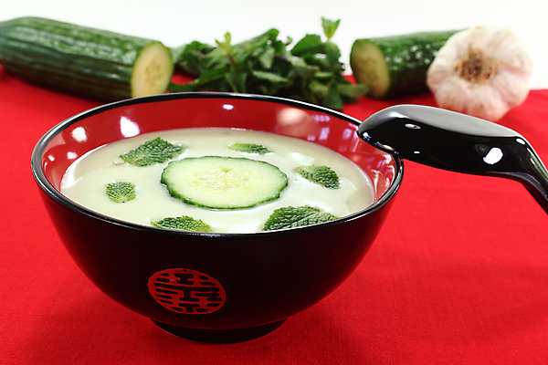 포토 JPG 해외이미지 접시 음식 다이어트 채소 오이 마늘 동양인 사람없음 초록색 추위 신선 맛 수프 민트 날것 요거트 식용 채식주의자 해외202004 해외포토 식기 컬러 컨셉 유제품 건강 인종 허브 채식 파일형식 이미지허브