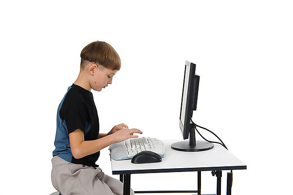 포토 JPG 해외이미지 학생 남자 어린이 인터넷 한명 소년 컴퓨터 모니터 게임 키보드 이메일 쥐 인터넷주소 해외202004 해외포토 1 놀이 사람 전자제품 설치류 파일형식 이미지허브