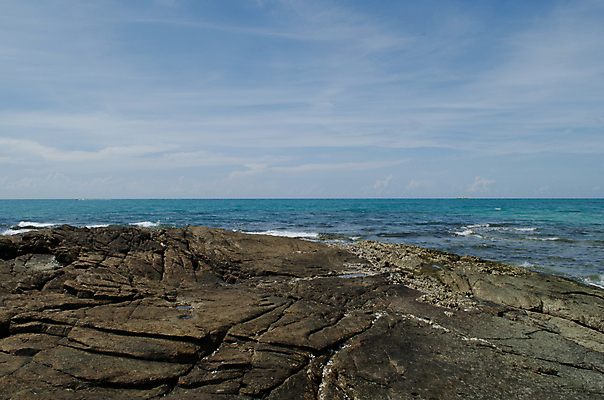 포토 JPG 해외이미지 나무 식물 모래 바다 섬 백그라운드 의자 우산 자연 하늘 휴가 휴식 손바닥 풍경 사람없음 야외 물 여름 파란색 햇빛 태양 맑음 흰색 침대 만 보트 고급 휴양지 코코넛 석호 완벽 이국적 터키석 파라다이스 수평선 해외202004 해외포토 자연요소 손 계절 컬러 가구 컨셉 배_교통 과일 날씨 장소 보석 생태계 파일형식 이미지허브