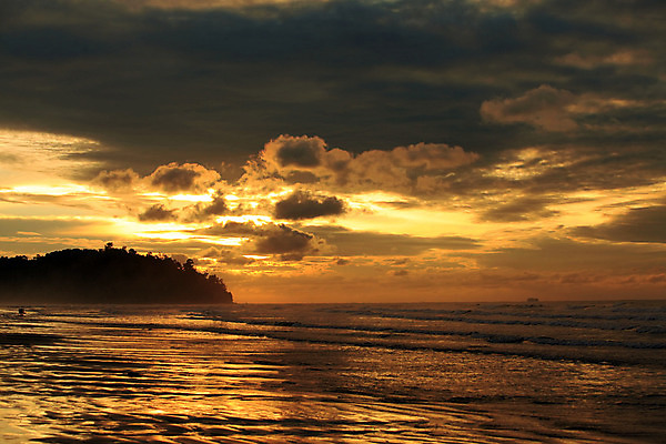 포토 JPG 해외이미지 아시아 모래 바다 리조트 휴식 사람없음 야외 가로 여름 관광지 일몰 발자국 출장 심플 태평양 말레이시아 열대기후 해외202004 해외포토 계절 나라 여행 컨셉 비즈니스 자국 노을 파일형식 이미지허브