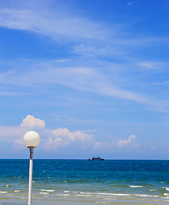 포토 JPG 해외이미지 구름 라이프스타일 산업 아시아 모래 파도 바다 여행 백그라운드 태국 자연 벽지 하늘 낚시 휴가 휴식 항해 풍경 사람없음 야외 물 여름 파란색 빛 햇빛 맑음 등불 램프 보트 휴양지 내추럴 파라다이스 수평선 해외202004 해외포토 자연요소 계절 나라 컬러 컨셉 배_교통 레저 날씨 조명 생활 태양 장소 생태계 파일형식 이미지허브