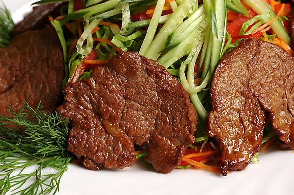 포토 JPG 해외이미지 음식 조각 다이어트 채소 자연 오이 건강 육류 돼지고기 스테이크 요리 사람없음 빨간색 초록색 식당 식사 저녁식사 당근 소고기 에너지 튀김 고명 맛 몸무게 굽기 먹기 준비 후추 점심식사 단백질 등심 해외202004 해외포토 컬러 컨셉 식재료 모션 뿌리채소 서양음식 상점 구이 향신료 생태계 영양소 파일형식 이미지허브