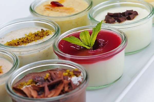 포토 JPG 해외이미지 실내 종류 사람없음 여러개 다양 흰배경 푸딩 과일푸딩 초콜릿푸딩 해외202004 해외포토 다수 백그라운드 디저트 내부 흰색 파일형식 이미지허브